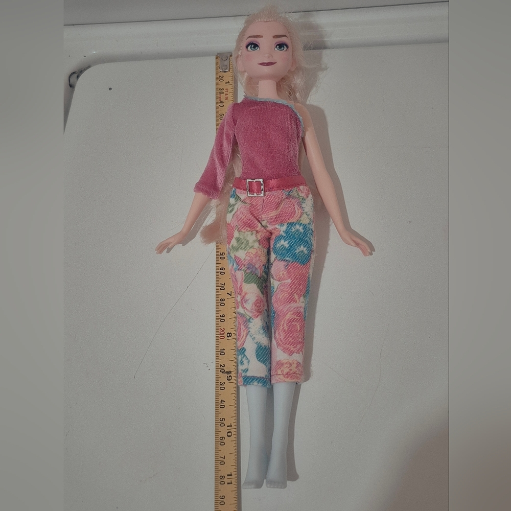 Source Unknown Blonde Fashion Doll in Pink Top and Floral Pants